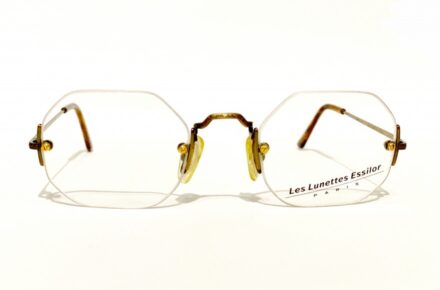 LES LUNETTES ESSILOR 227 32 001 49 21 135