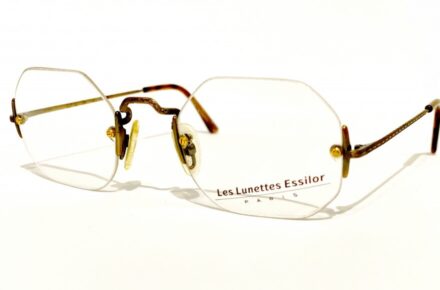 LES LUNETTES ESSILOR 227 32 001 49 21 135