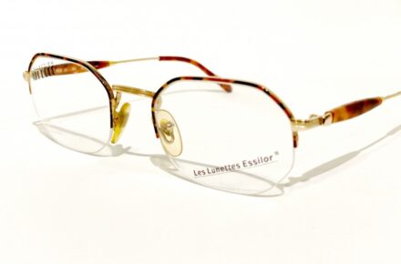 LES LUNETTES ESSILOR 800 32 004 50 21 145